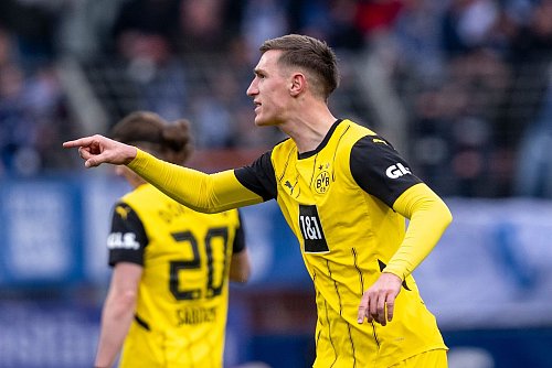 Nico Schlotterbeck hofft auf einen Champions-League-Effekt. - © David Inderlied/dpa