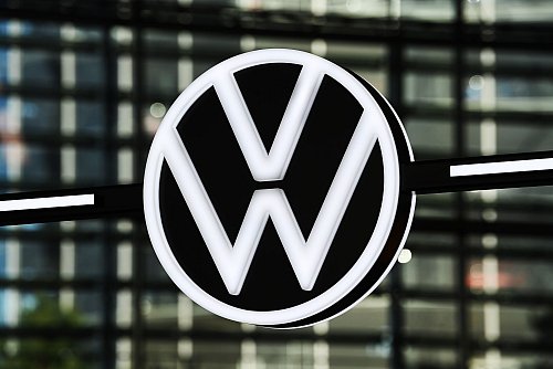 Der Dieselskandal kostete VW viele Milliarden. - © Swen Pförtner/dpa