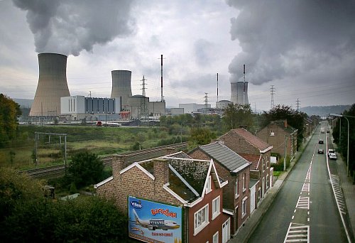Belgien verfügt in den zwei Kernkraftwerken über insgesamt sieben Reaktoren - drei wurden allerdings bereits vom Netz genommen. (Archivfoto) - © Oliver Berg/dpa