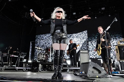 Debbie Harry bei einem Auftritt 2023. - © Amy Harris/Invision/dpa