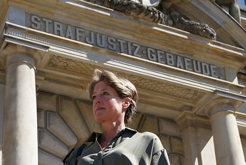 Eugen Blocks Tochter Christina muss sich zurzeit einem Strafprozess stellen, in dem es um die Entführung ihrer beiden jüngsten Kinder aus der Obhut ihres Ex-Manns geht. (Archivbild) - © Marcus Brandt/dpa
