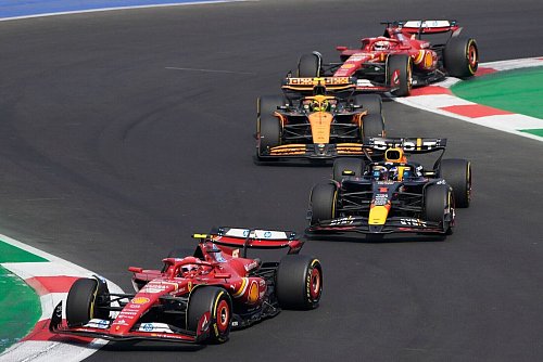 Der Zweikampf zwischen Verstappen und Norris spitzt sich weiter zu. - © Eduardo Verdugo/AP