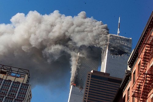 Viele Menschen wissen heute noch genau, wann und wie sie von den Terroranschlägen vom 11. September 2001 erfuhren (Archivbild). - © Richard Drew/AP/dpa