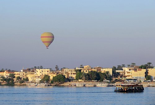 Nilkreuzfahrten starten häufig von hier: Luxor in Ägypten. - © Simone A. Mayer/dpa-tmn