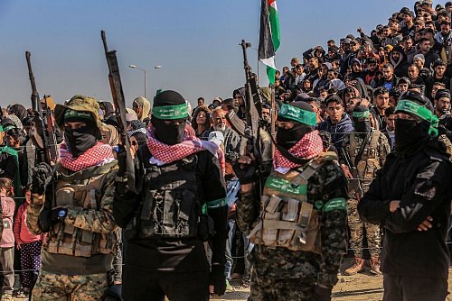 An der Inszenierung der bisherigen Geisel-Übergaben durch die Hamas entzündete sich scharfe Kritik. (Archivbild) - © Abed Rahim Khatib/dpa