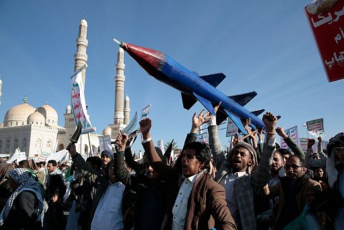 Erneut fängt Israels Luftabwehr nach Militärangaben eine Rakete aus dem Jemen ab. (Archivbild) - © Osamah Abdulrahman/AP/dpa