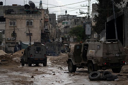 Wieder gibt es bei einem israelischen Militäreinsatz Tote im Westjordanland. - © Majdi Mohammed/AP/dpa