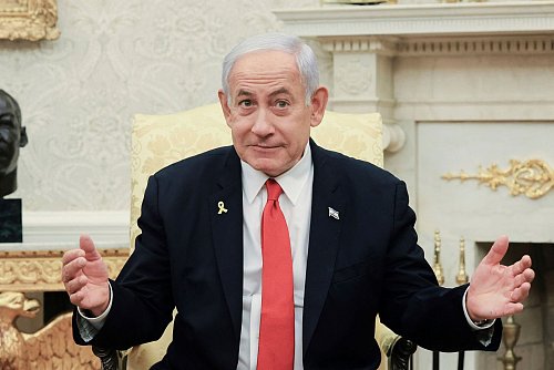 Israels Premier Netanjahu betont im Weißen Haus sein Kriegsziel. - © -/Pool via AP/dpa