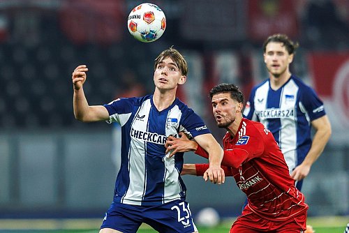 Der 16 Jahre alte Kennet Eichhorn stand zum sechsten Mal in Herthas Startelf. - © Andreas Gora/dpa