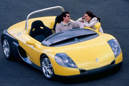 Sie wollen echt nur fahren? Bitteschön, viel mehr können Sie im Renault Sport Spider auch wirklich nicht tun. - © Renault SAS/dpa-tmn
