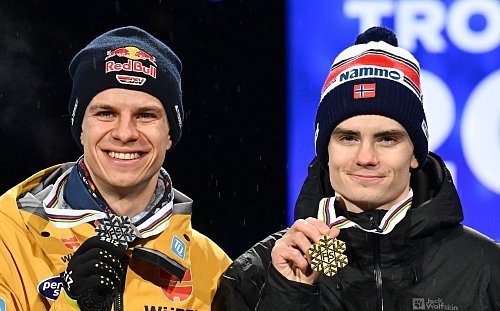 Bekommt Andreas Wellinger im Nachgang Lindviks Goldmedaille? - © Hendrik Schmidt/dpa