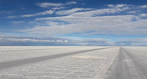 Bolivien verfügt über die weltweit größten Lithiumreserven. (Archivbild) - © Georg Ismar/dpa
