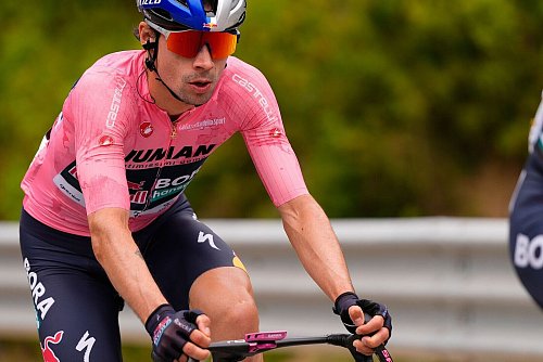Primoz Roglic ist seiner Favoritenrolle auf den ersten Etappen gerecht geworden. - © Fabio Ferrari/LaPresse via AP/dpa