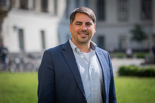 Robert Arlinghaus ist Professor für Fischerei an der Humboldt-Universität zu Berlin sowie Forschungsgruppenleiter am Leibniz-Institut für Gewässerökologie und Binnenfischerei (IGB). - © Stefan Klenke/Humboldt-Universität zu Berlin/dpa-tmn