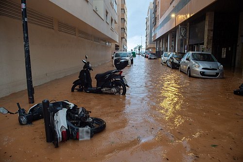 So viel Regen fällt auf Ibiza sonst in einem halben Jahr. - © Germán Lama/EUROPA PRESS/dpa