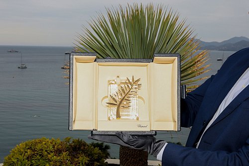 Die Goldene Palme ist der Hauptpreis des Festivals (Archivbild). - © Vianney Le Caer/Invision/AP/dpa