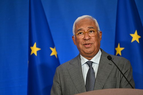 EU-Ratspräsident António Costa forderte von China, seinen Einfluss auf Russland zu nutzen. - © Johannes Neudecker/dpa