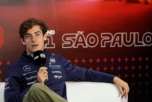 Franco Colapinto soll nun sein ersehntes Stammcockpit bekommen. - © Andre Penner/AP