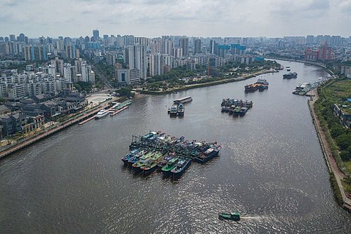 Der Taifun «Yagi» erreichte mit Wucht die chinesische Tropeninsel Hainan. - © Pu Xiaoxu/Xinhua/AP/dpa