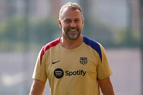 Als Trainer des FC Barcelona will Hansi Flick den FC Bayern besiegen. - © Joan Monfort/AP/dpa