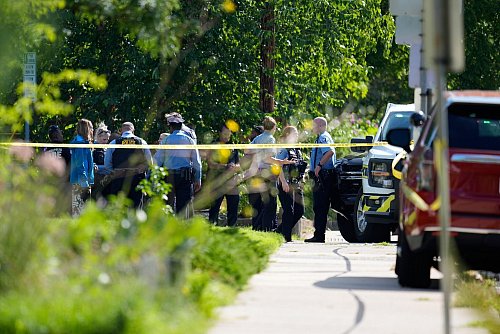 An einer Schule in den USA werden zwei junge Kinder erschossen. - © Abbie Parr/AP/dpa