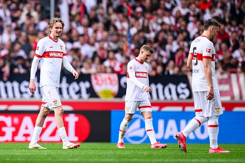 Hatte wegen eines Platzverweises früh Feierabend: Nick Woltemade. - © Tom Weller/dpa