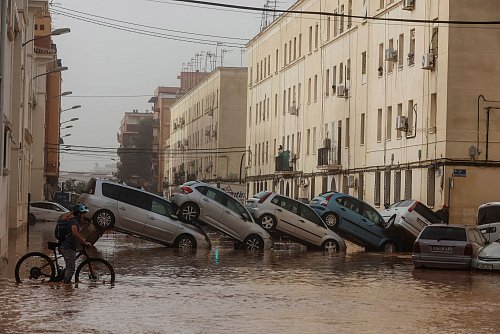 Es war ein Jahrhundert-Unwetter. - © Rober Solsona/EUROPA PRESS/dpa