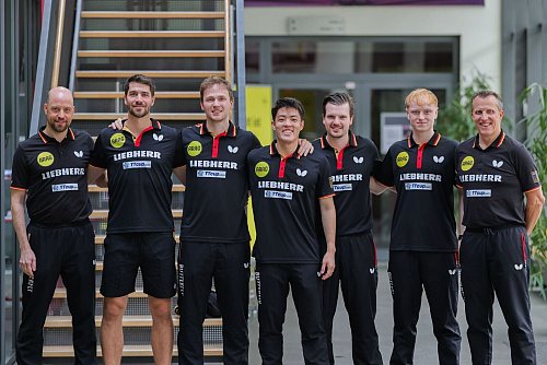 Die deutsche Tischtennis-Nationalmannschaft vor der Team-EM in Kroatien. - © Rolf Vennenbernd/dpa