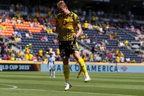 Daniel Svensson bejubelt seinen Treffer - © Jeff Dean/FR171800 AP/AP/dpa