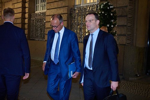 Für die gescheiterte Richterwahl im Juli machten viele Abgeordnete Unionsfraktionschef Jens Spahn (CDU) verantwortlich. (Archivbild) - © Annette Riedl/dpa