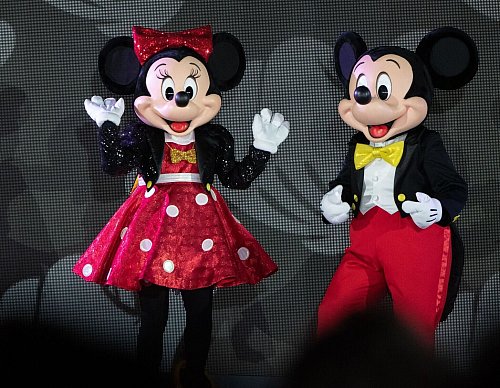 Klassiker: Minnie Maus trägt Polka Dots als Signature Look. - © Andrea Warnecke/dpa-tmn