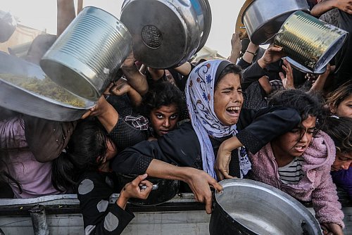 Das Auswärtige Amt in Berlin rief Israel auf, mehr Hilfen für die Menschen im umkämpften Gazastreifen zu ermöglichen. (Archivbild) - © Abed Rahim Khatib/dpa