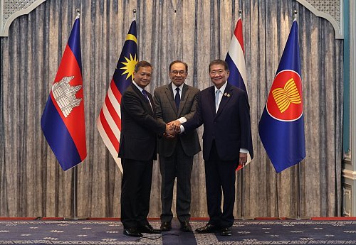 Am Montag hatten sich beide Seiten auf eine Waffenruhe geeinigt. - © Bernama/XinHua/dpa