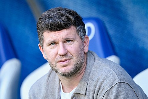 Andreas Schicker hat die Verpflichtung von Tim Lemperle bestätigt. - © Uwe Anspach/dpa