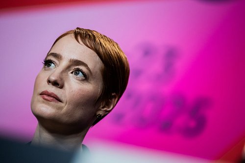 Schauspielerin Leonie Benesch kann auf eine Auszeichnung als beste Nebendarstellerin hoffen. (Archivbild) - © Christoph Soeder/dpa