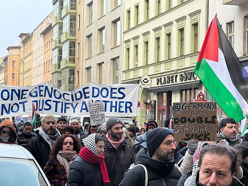 In Berlin gab es am vergangenen Samstag eine Demonstration unter dem Motto «Solidarität mit Palästina. Stoppt den Gaza Genozid. Keine Waffen für Israel». (Archivbild) - © Sven Kaeuler/dpa