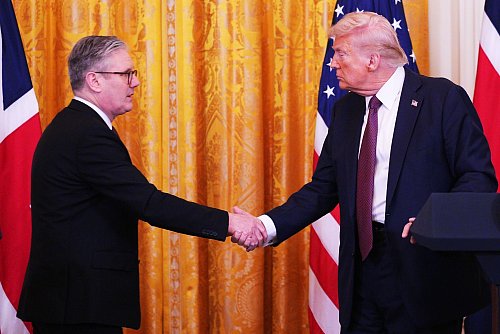 Der britische Premierminister Starmer sieht eine Zweistaatenlösung als den einzigen Weg «für einen dauerhaften Frieden» in Gaza. - © Carl Court/PA Wire/dpa