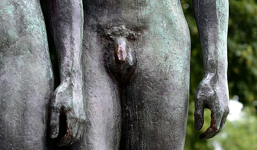 Hodenkrebs trifft vor allem jüngere Männer, ein Risikofaktor ist ein Alter zwischen 20 und 40 Jahren. - © Julian Stratenschulte/dpa/dpa-tmn