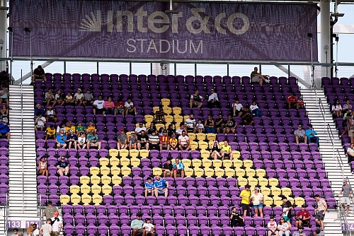 Das Interesse an der Partie in Orlando hielt sich in Grenzen. - © John Raoux/AP/dpa