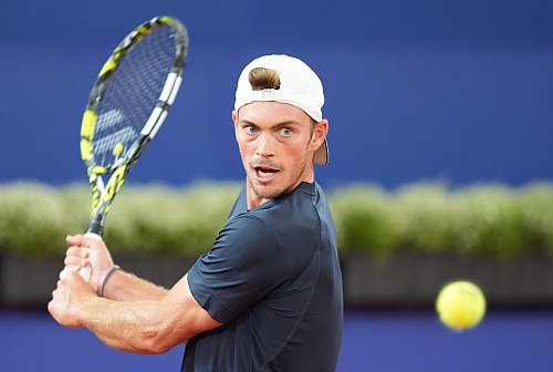 Maximilian Marterer holt im Davis Cup gegen Chile den nächsten Punkt für die deutschen Tennis-Herren. - © Marcus Brandt/dpa