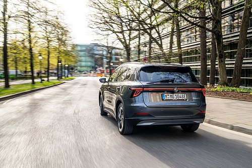 Einen Mittelweg gefunden: Nicht zu hart und nicht zu weich ausgelegt - so taugt der MG für unaufgeregtes Fahren. - © Marcus Werner/MG Motor Deutschland/dpa-tmn