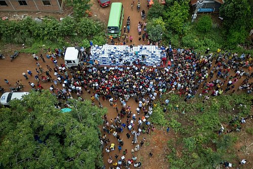 In Kambodscha sollen mittlerweile 80.000 Menschen wegen der Kämpfe vertrieben worden sein. - © Anton L. Delgado/AP/dpa