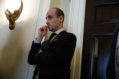 Trumps Ex-Berater Miller plant Massenabschiebungen. (Archivbild) - © Evan Vucci/AP/dpa
