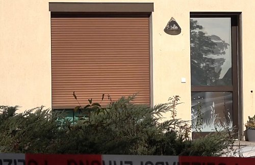 Bei dem Einsatz in Lindenberg geht es den Angaben danach, Gegenstände aufzufinden sowie Tatspuren und andere Beweismittel zu sichern. - © Ivo Böhme/dpa