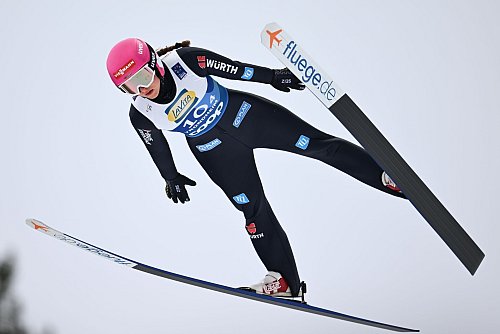 Nathalie Armbruster holte mit einem Tag Verspätung ihre erste WM-Medaille in Norwegen. - © Hendrik Schmidt/dpa