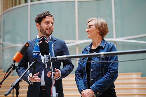 Franziska Brantner und Felix Banaszak wollen Grünen-Vorsitzende werden. - © Kay Nietfeld/dpa