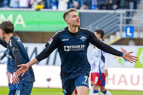 Traf gegen seinen Ex-Club: Paderborns Filip Bilbija. - © David Inderlied/dpa