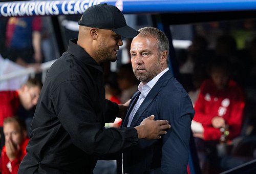 Verlierer Vincent Kompany (l) und Triumphator Hansi Flick (r). - © Sven Hoppe/dpa