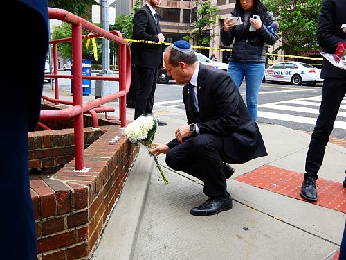Die tödliche Attacke hatte großes Entsetzen ausgelöst. Der junge Mann und die junge Frau - ein Paar kurz vor der Verlobung - wurden nach einer Veranstaltung im Jüdischen Museum in der US-Hauptstadt erschossen. - © Luzia Geier/dpa