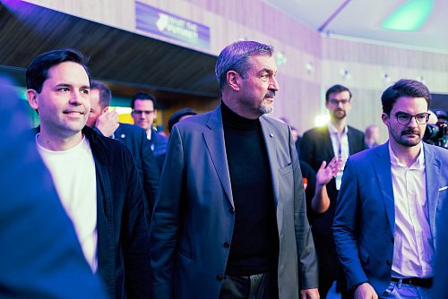 Söder sprach sich beim Deutschlandtag der Jungen Gruppe für weitere Verhandlungen mit der SPD aus. (Archivbild) - © Philipp von Ditfurth/dpa